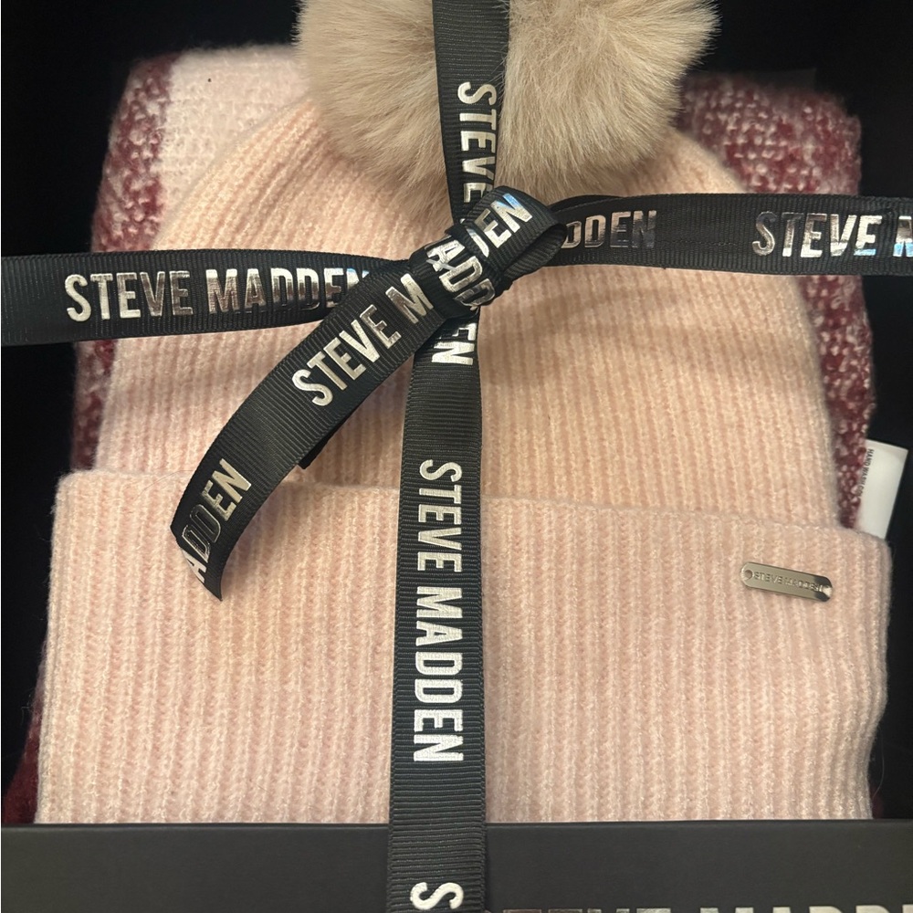 Steve Madden Blush Knit Beanieamd scarf  with Pom Pom